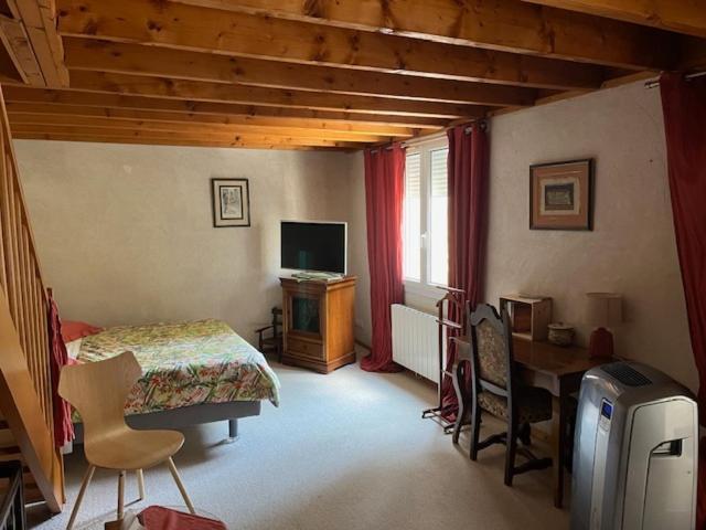 Le Vendome Cote Jardin Bed & Breakfast Tours