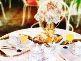Le Vendome Cote Jardin Bed & Breakfast