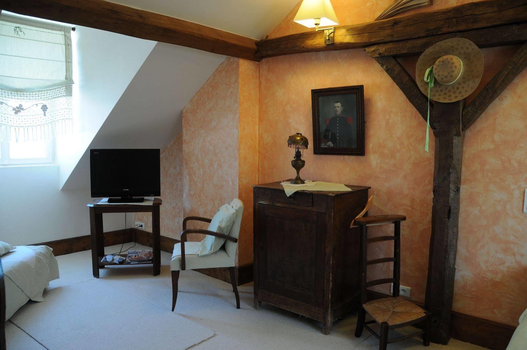 Bed & Breakfast Le Vendome Cote Jardin Tours