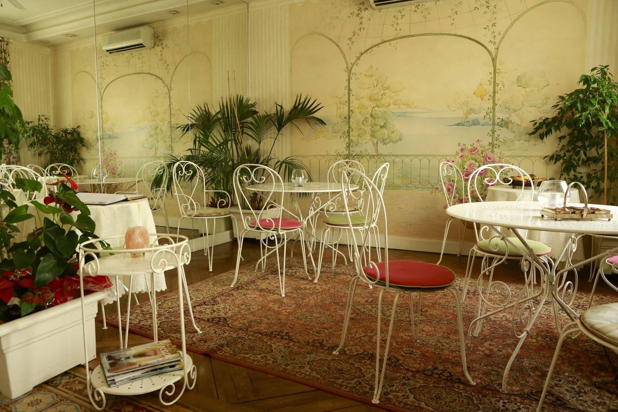 Bed & Breakfast Le Vendome Cote Jardin 2*