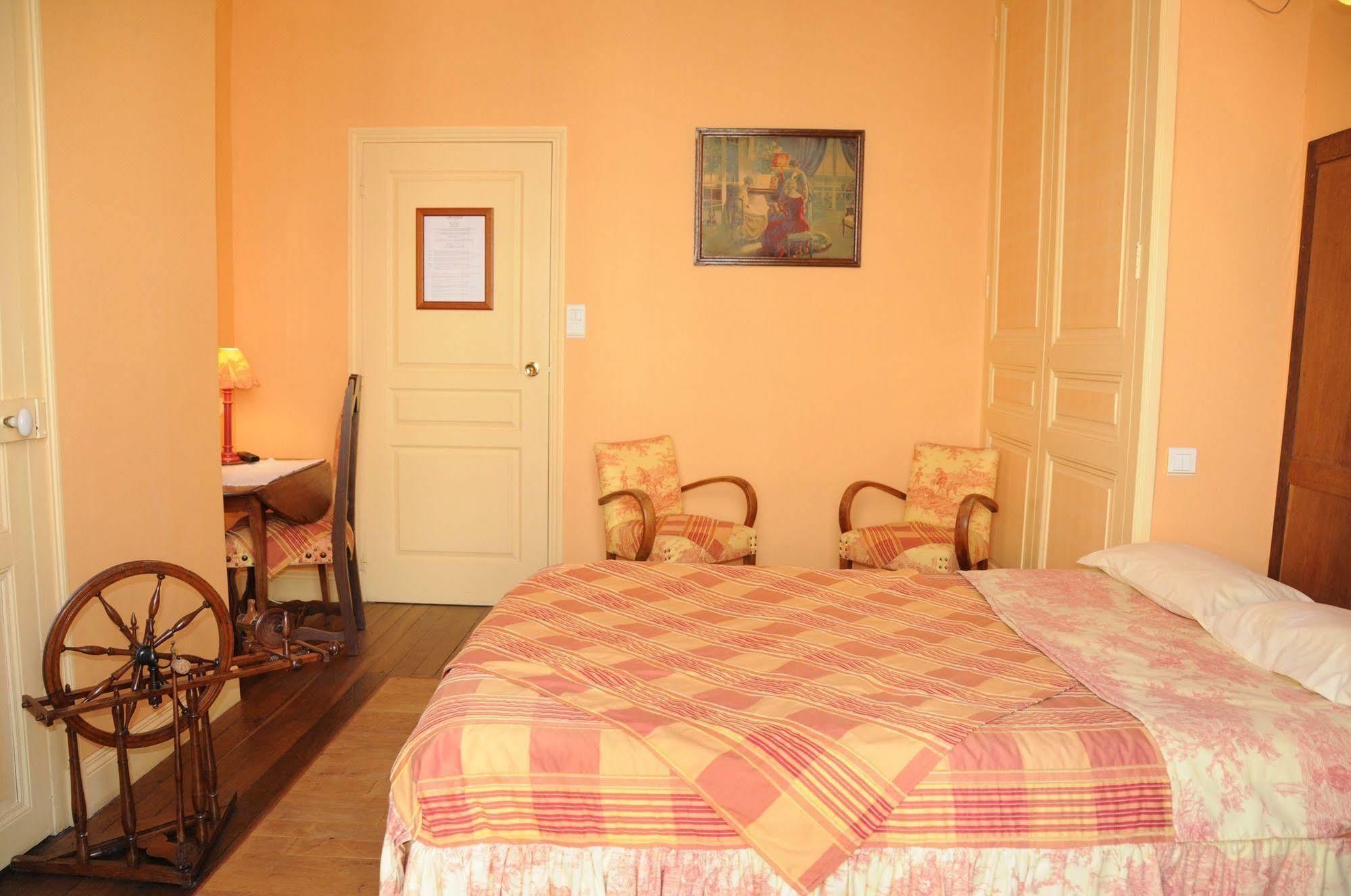 Le Vendome Cote Jardin Bed & Breakfast