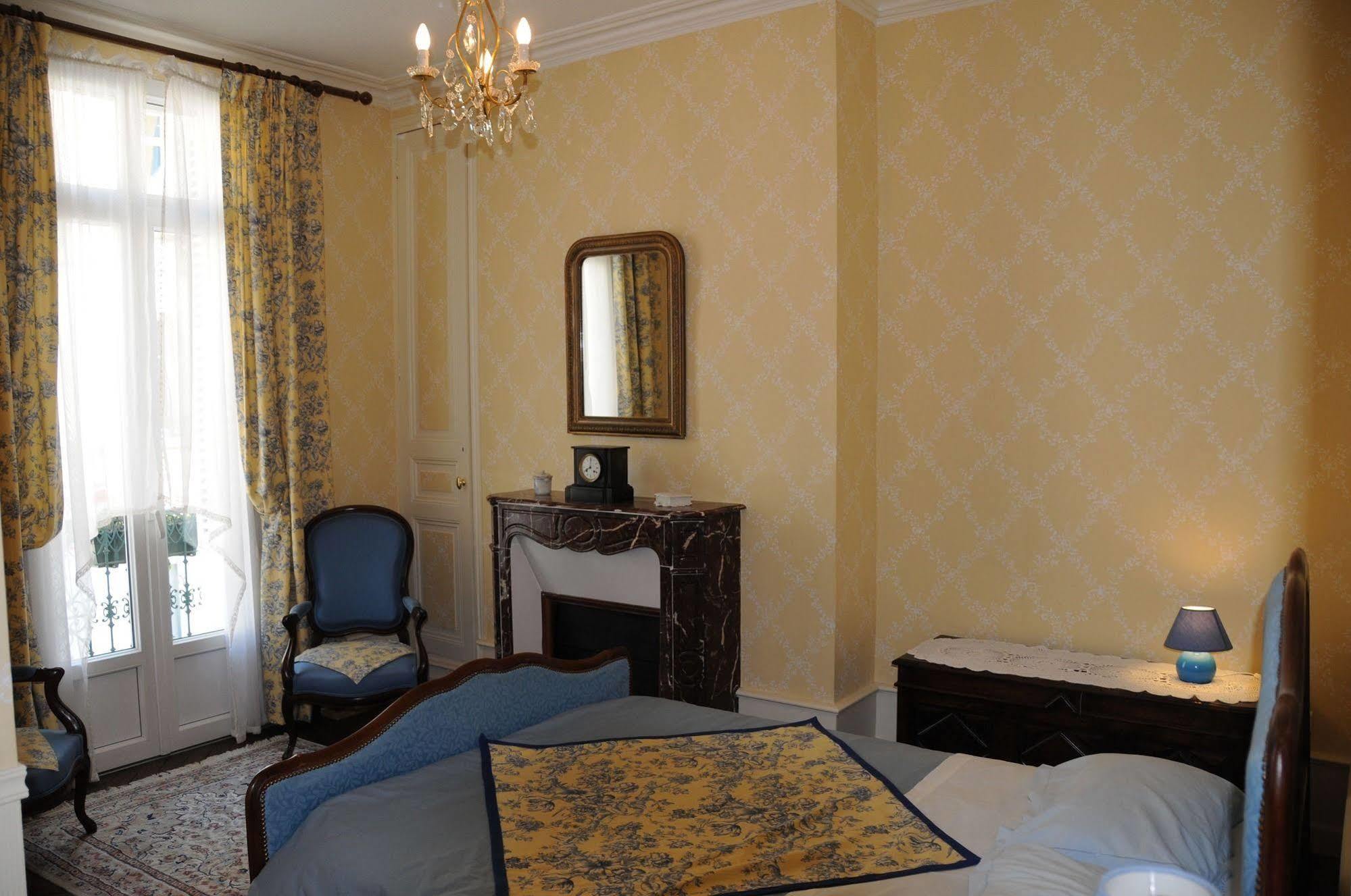 Bed & Breakfast Le Vendome Cote Jardin Tours