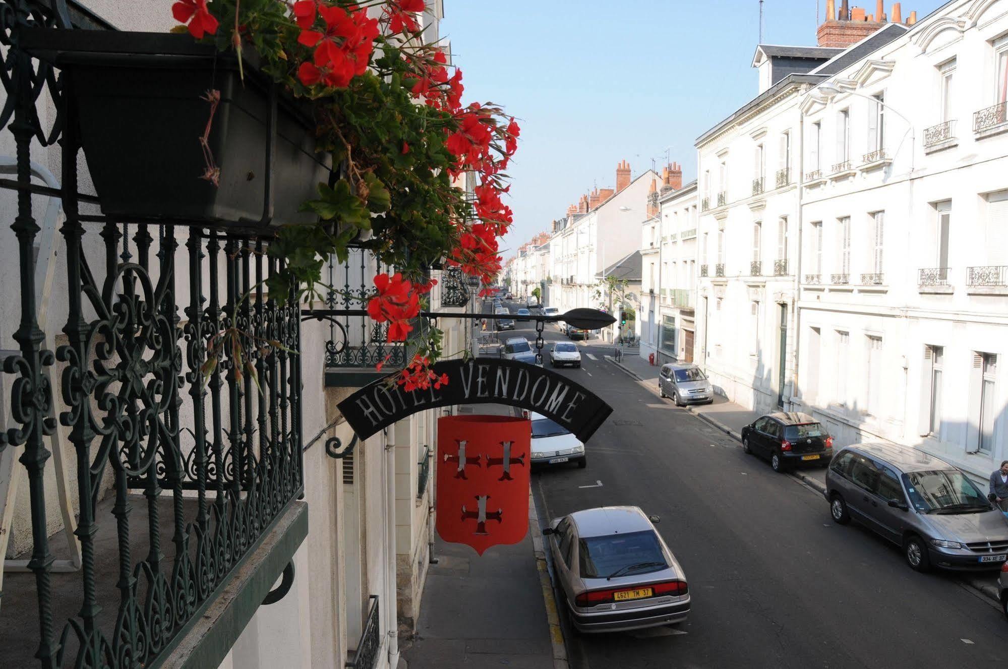 Le Vendome Cote Jardin Bed & Breakfast